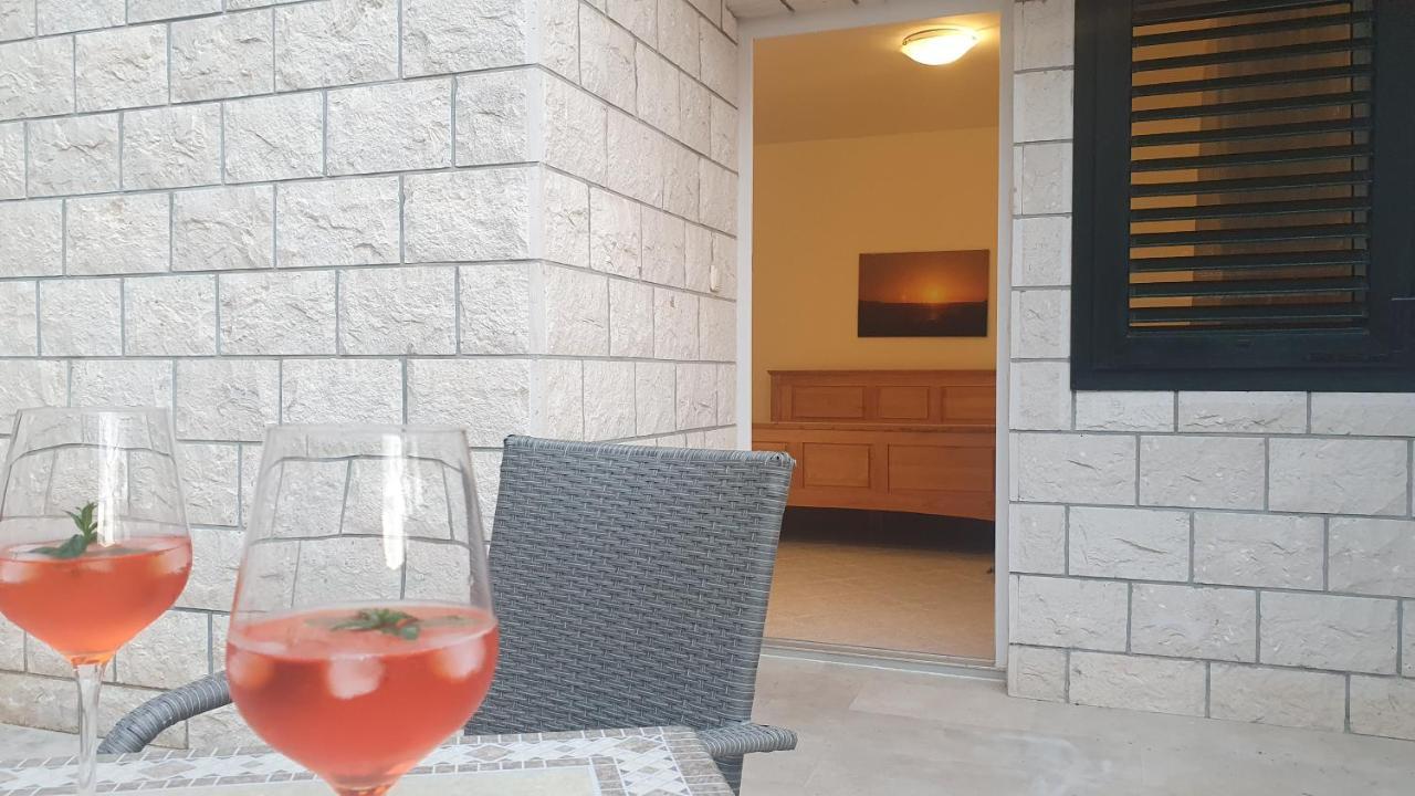 Apartments Riljic Hvar Town Bagian luar foto