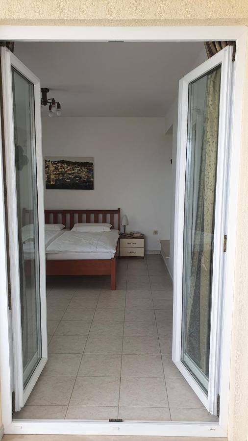 Apartments Riljic Hvar Town Bagian luar foto