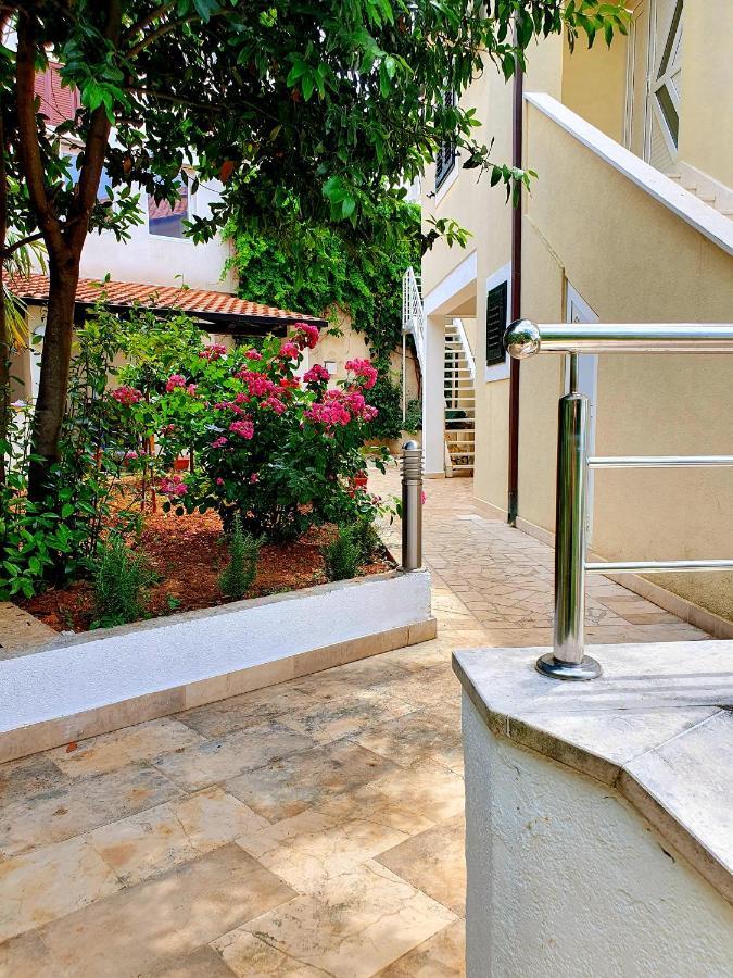 Apartments Riljic Hvar Town Bagian luar foto